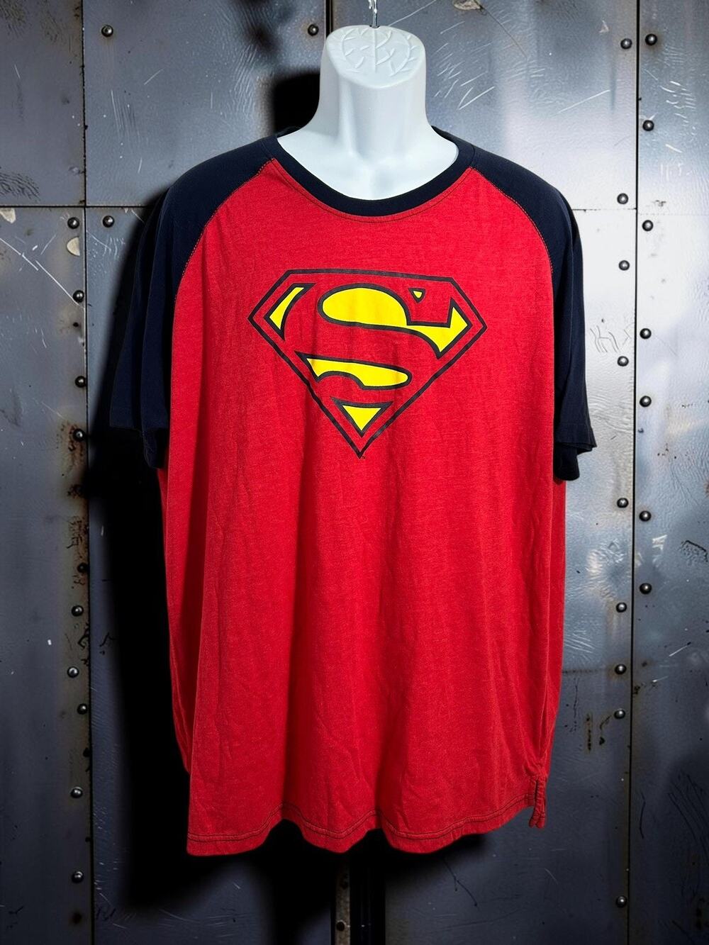 Mens Superman T-Shirt Sz XXL Superhero Red Blue Short Sleeve Tee DC Comics Shirt